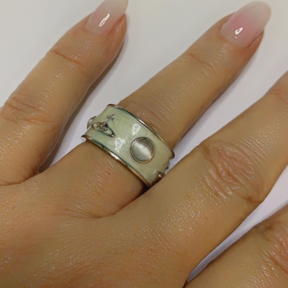 Sold out Vivienne Westwood Silver enamel pearl logo Ring - Picture 4 of 8